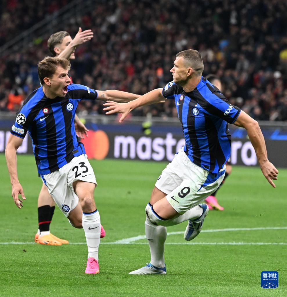 德比迎来关键胜利，米兰升至意甲积分榜第二（德比战告捷，米兰跃居意甲第二）
