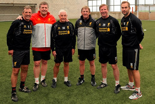 24岁巴西新神锋15轮11球！他竟从工地踢到英超，正与哈兰德争金靴（24岁巴西锋霸15轮11球：从工地逆袭英超，与哈兰德竞逐金靴）