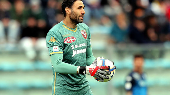 巴萨迎战贝蒂斯！五连胜后的关键一战，领头羊能否延续辉煌？