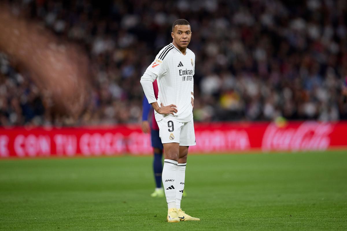 海港亚冠赛前Vlog：吉祥物伊戈已量产；林皇再度作客上海滩