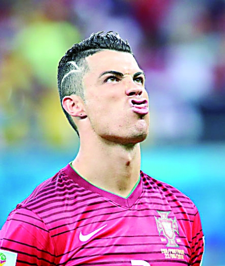 哈登生涯3次单场10+三分，与拉文和JR并列历史第四位