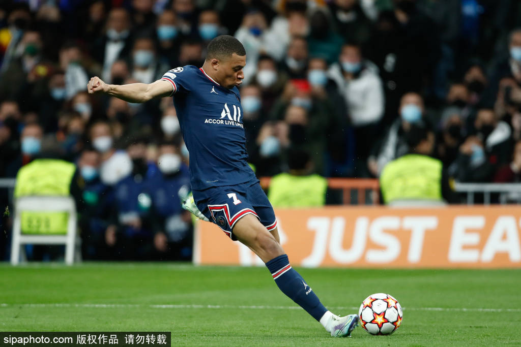 拜仁“小王子”卡尔的巨星之路 偶像梅西但不想和谁比较