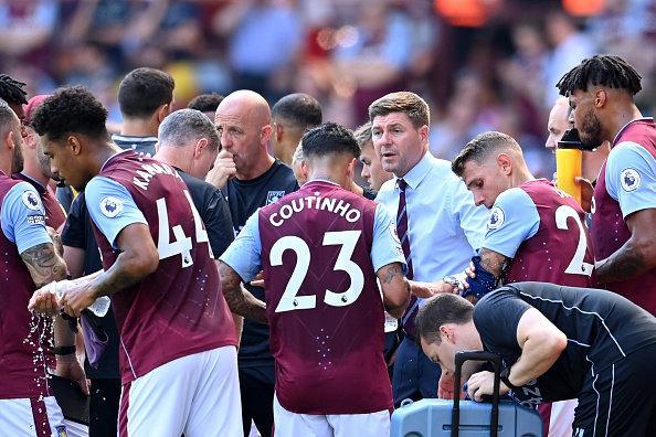 英超-阿森纳1-0客胜埃弗顿稳坐积分榜首，约克雷斯一锤定音（英超-阿森纳客场1-0击败埃弗顿继续领跑，约克雷斯打入制胜球）
