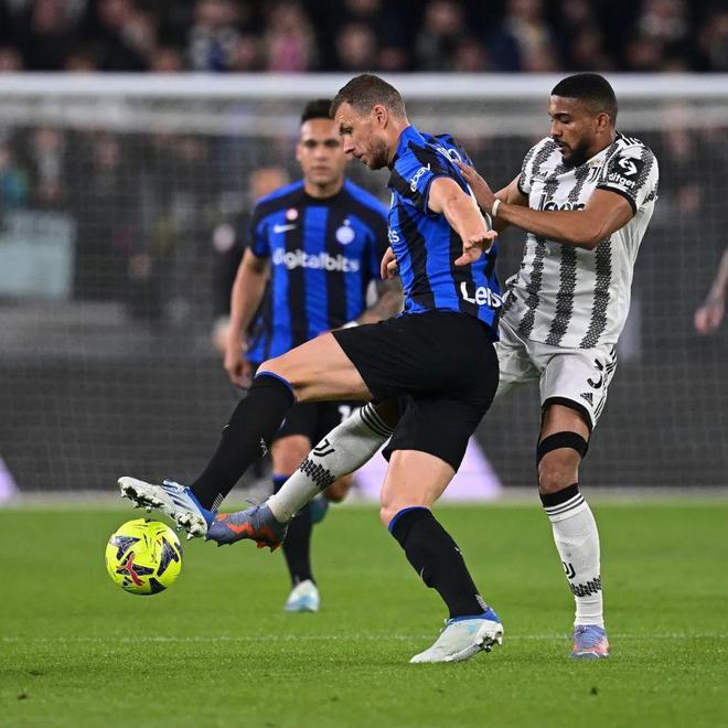 斯帅：今天整场比赛都是进步；戴维和奥蓬达？进球是前锋的一切