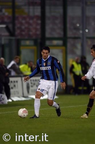 谁更强？卡博尔近3场攻入6球，恩苏近8次破门均为首开纪录（强强对比：卡博尔近三战轰入6球，恩苏近8次破门全部首开）